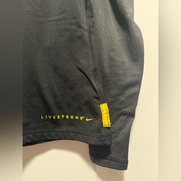 Nike Livestrong Quarter Zip S - Picture 2 of 4
